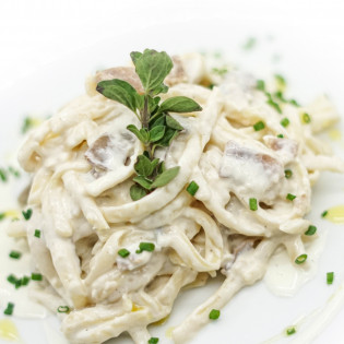 Tallarines carbonara (600 grs)