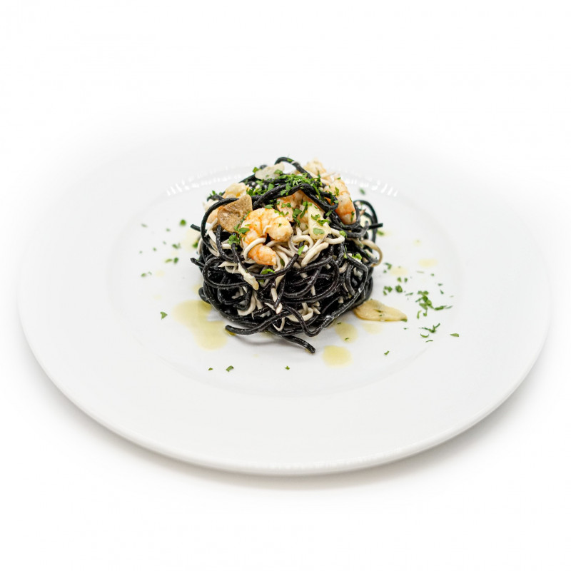 Espaguetti negros con gulas y langostinos (600 grs)