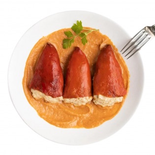 Pimientos del piquillo rellenos de brandada | Sertina