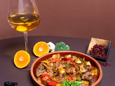 Armonizando Vinos con los Platos SERTINA: Una Experiencia Sensorial